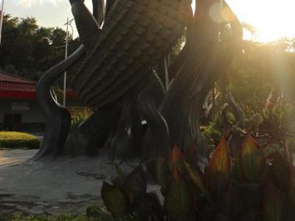 Tur Keliling Kota Surabaya, Asyik Banget!