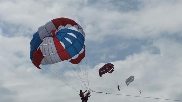 Uji Nyali di Langit Tanjung Benoa, Berani?