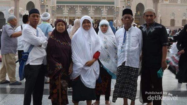 Umroh ke Tanah Suci Bersama Keluarga
