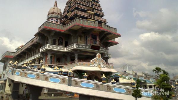 Unik! Gereja Berbentuk Kuil India di Kota Medan