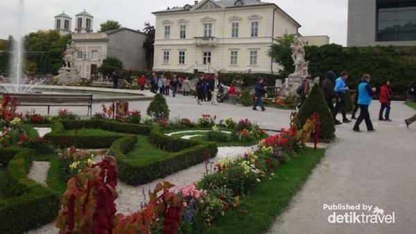 Uniknya Gembok Cinta di Salzburg, Austria