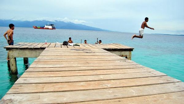 Ups! Hatiku Tertawan di Pantai Hunimua, Maluku