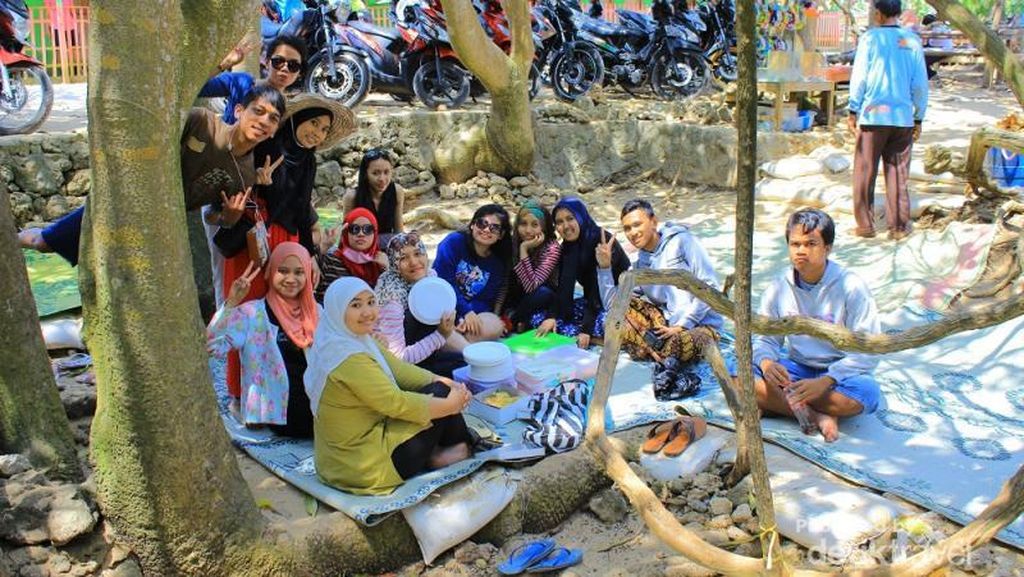 Valentine di Yogyakarta, ke Pantai Indrayati Yuk! Valentine di Yogyakarta, ke Pantai Indrayati Yuk!