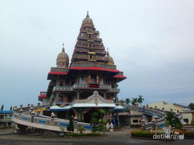 Wah! Ada Gereja yang Bentuknya Seperti Kuil di Medan