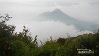 Walau Mendung, Gunung Merbabu Tetap Indah