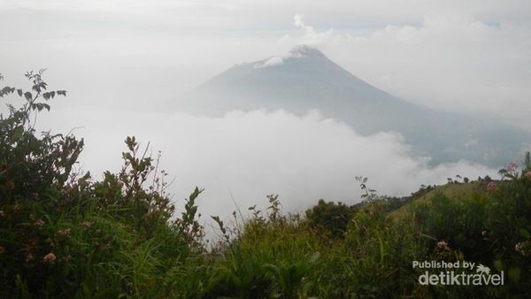 Walau Mendung, Gunung Merbabu Tetap Indah