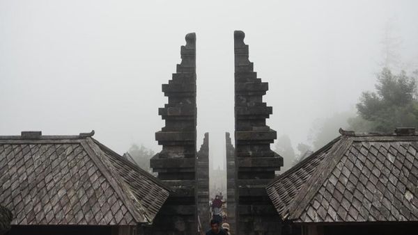 Weekend ke Mana, Karanganyar Punya Candi Cetho Berhawa Sejuk