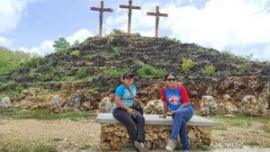 Wisata Religi ke Gua Maria Tritis