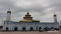 Wisata Religi ke Masjid Tertua di Padang