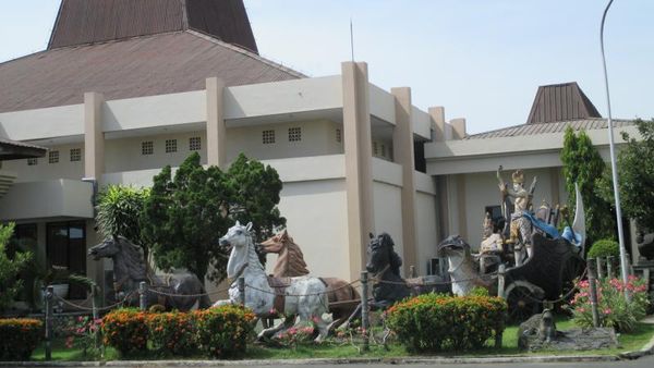 Wisata Sambil Belajar Budaya Jawa di Museum Ranggawarsita