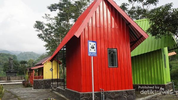 Wow, Kediri Punya Kebun Bunga Secantik Ini