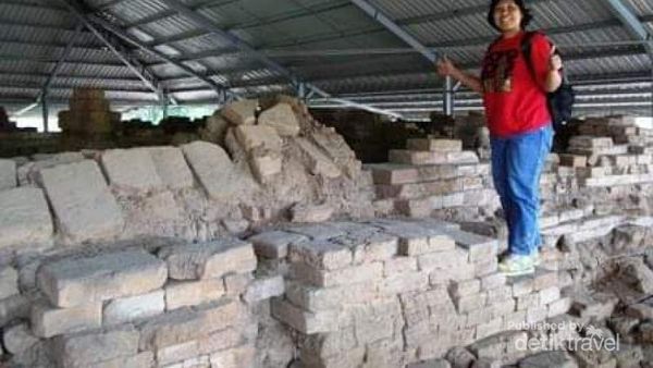 Yang Antimainstream di Mojokerto, Candi Gentong Trowulan