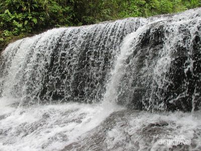 Yang Segar dari Sumatera Utara, Air Terjun Tanjung Raja
