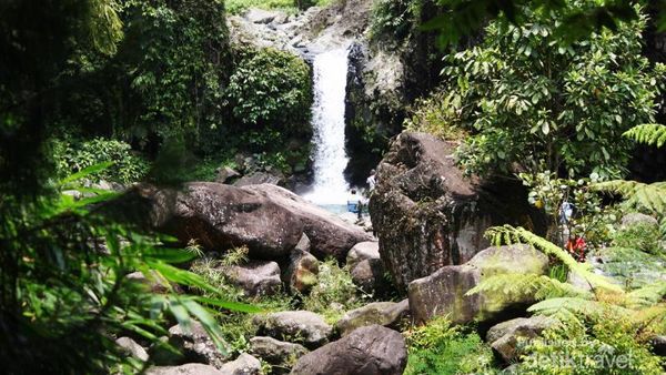 Yang Segar di Jawa Tengah, Air Terjun Bayan