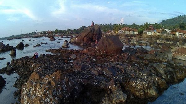 Yang Unik di Lampung, Sumber Air Panas di Laut