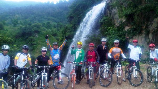Yuk! Rasakan Serunya Gowes ke Curug Bojong Koneng