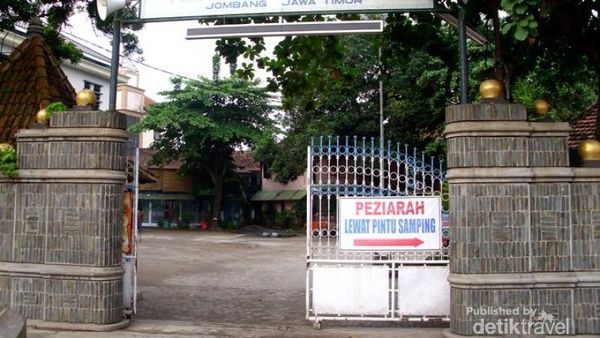 Ziarah ke Makam Gus Dur di Ponpes Tebu Ireng, Jombang