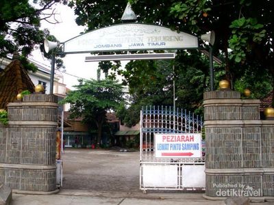 Ziarah ke Makam Gus Dur di Ponpes Tebu Ireng, Jombang