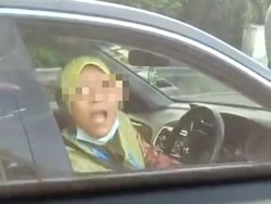 Emak-emak Emosi Nyumpahin Kena Covid, Gegara Ditegur Putar Balik Sembarangan