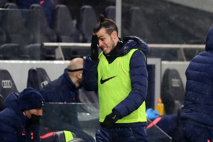 LONDON, ENGLAND - FEBRUARY 04: Gareth Bale of Tottenham Hotspur looks dejected during the Premier League match between Tottenham Hotspur and Chelsea at Tottenham Hotspur Stadium on February 04, 2021 in London, England. Sporting stadiums around the UK remain under strict restrictions due to the Coronavirus Pandemic as Government social distancing laws prohibit fans inside venues resulting in games being played behind closed doors. (Photo by Clive Rose/Getty Images)