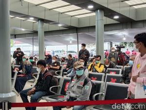 Antrean Tes GeNose di Stasiun Senen, Pagi-pagi Sudah Ramai