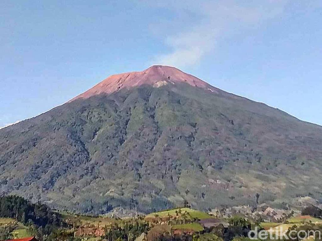 Jateng di Rumah Saja, Jalur Pendakian Gunung Slamet Via Bambangan Ditutup Jateng di Rumah Saja, Jalur Pendakian Gunung Slamet Via Bambangan Ditutup