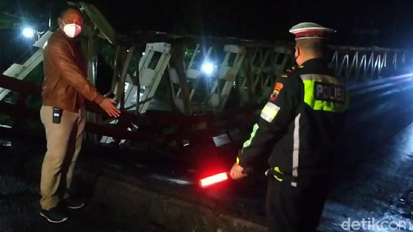 Penampakan Jembatan Jalur Pantura di Pekalongan yang Ambles