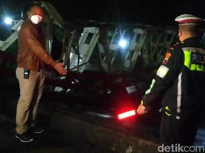 Penampakan Jembatan Jalur Pantura di Pekalongan yang Ambles