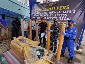 Sampah Barang Bekas-Kain Belasan Miliar dari Malaysia Disita di Kendal