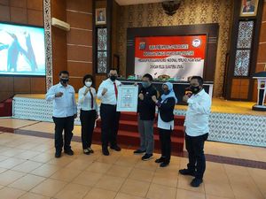 Kapolrestabes Medan Terima Penghargaan dari Komnas PA