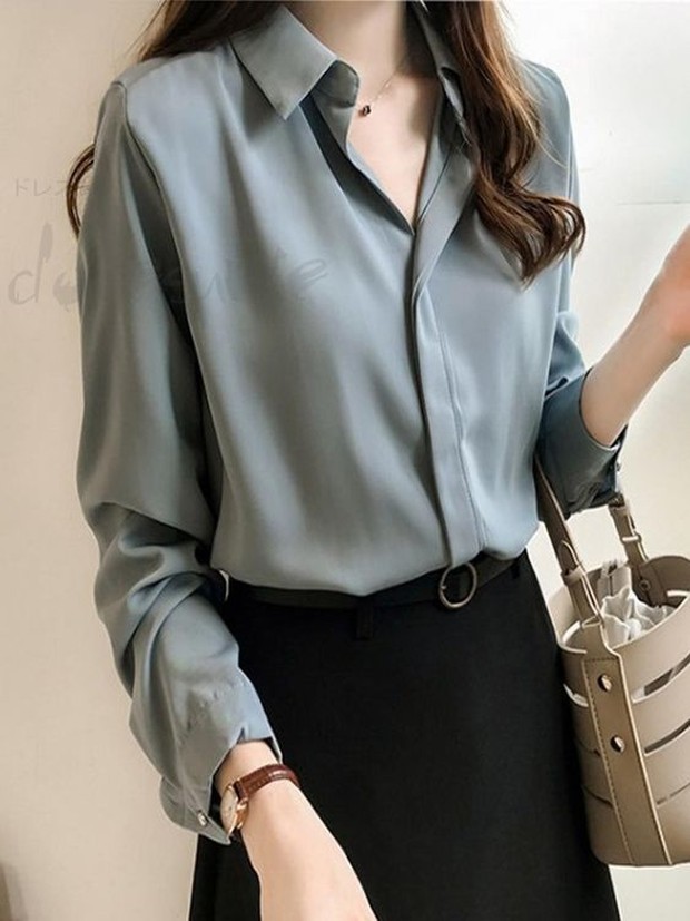 Ide outfit interview kerja, bawahan hitam dengan kemeja atau blouse marna nudeFoto:pinterest/doresuwe_official