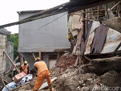 Pemilik Sempat Rasakan Getaran Sebelum Rumah Longsor di Pejaten Jaksel