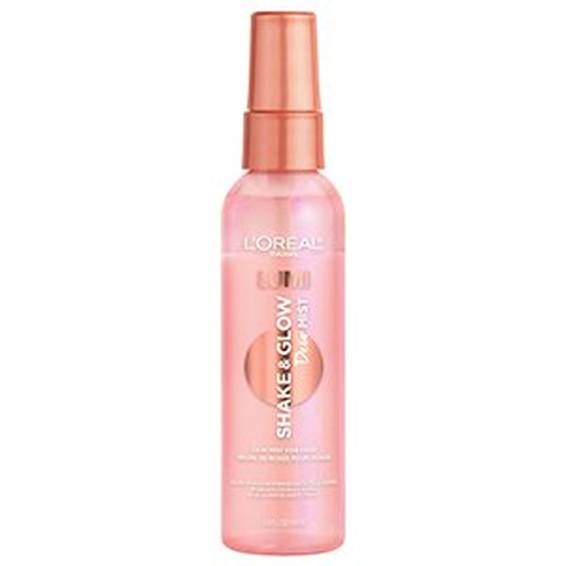 L'Oréal Paris True Match Lumi Shake and Glow Dew Mist/lorealparisusa.com Kandungan air kelapa dan vitamin C-nya akan membuat kulit kusam menjadi lebih prima, kemudian semprotkan lagi setelah mengaplikasikan make up untuk mengaturnya.