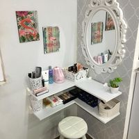 6 Inspirasi Meja Rias Minimalis Dan Cantik Untuk Kamar Yang Sempit