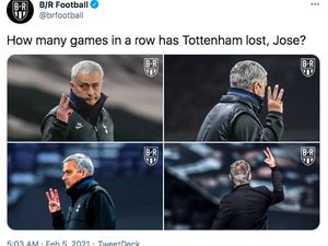 Meme Spurs Dilibas Chelsea, Mourinho Jadi Lakon