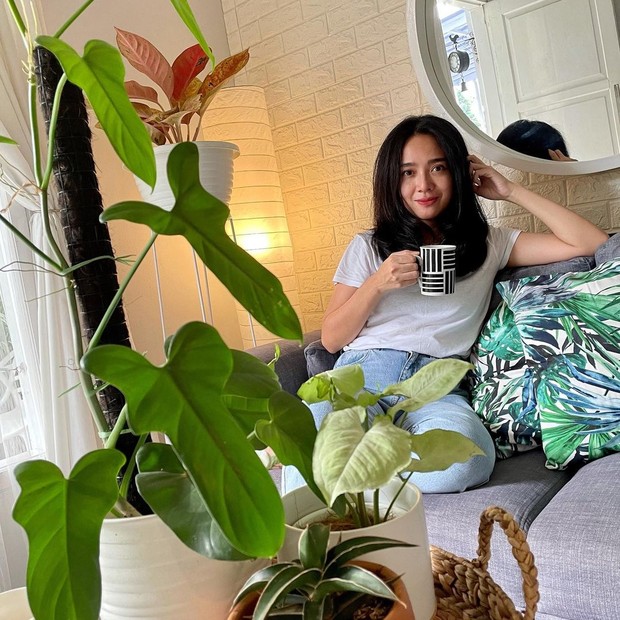 Potret Dea Ananda yang tetap Imut bak Remaja di Usia 34 Tahun