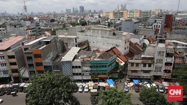 Kawasan perniagaan Glodok, Jakarta, Selasa, 2 Februari 2021. CNNIndonesia/Safir Makki