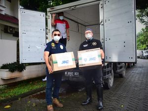 Pecinta Moge Terbangkan Satu Mobil Boks Bantuan ke Korban Gempa Sulbar
