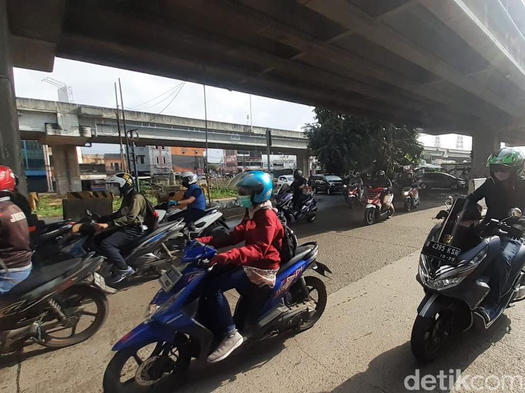 Kerusakan Selesai Diperbaiki, Pertigaan Caman Kalimalang Bisa Dilewati Kerusakan Selesai Diperbaiki, Pertigaan Caman Kalimalang Bisa Dilewati