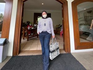 Diet Melly Goeslaw Bikin Ukuran Jeansnya Mengecil hingga Burger Premium di Jakarta