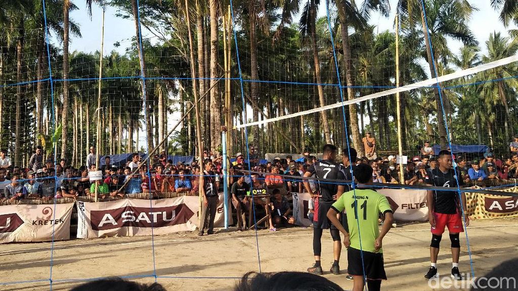 Rame Banget! Turnamen Voli di Pandeglang Abai Prokes Rame Banget! Turnamen Voli di Pandeglang Abai Prokes