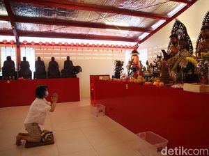 Kemenkes Imbau Masyarakat Rayakan Imlek dari Rumah