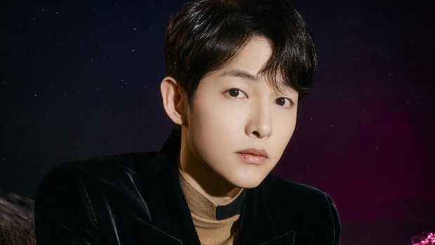 Song Joong-ki dalam film Space Sweepers.