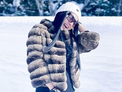 Mewah! Penampakan Kalung Baru Syahrini, Harganya Bikin Netizen Sesak Nafas