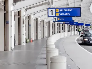 Kesal karena Penerbangannya Delay, Penumpang Ini Ancam Bawa Bom