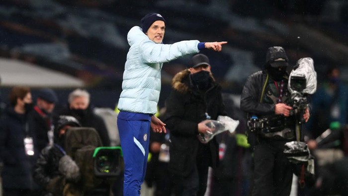 LONDON, ENGLAND - FEBRUARY 04: Thomas Tuchel, Manager of Chelsea reacts during the Premier League match between Tottenham Hotspur and Chelsea at Tottenham Hotspur Stadium on February 04, 2021 in London, England. Sporting stadiums around the UK remain under strict restrictions due to the Coronavirus Pandemic as Government social distancing laws prohibit fans inside venues resulting in games being played behind closed doors. (Photo by Clive Rose/Getty Images)