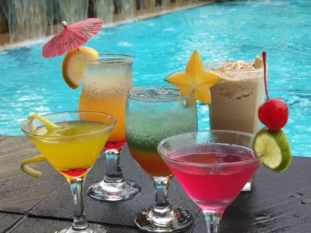 5 Resto Pinggir Pantai Ini Tawarkan Suasana Romantis Buat Malam Mingguan 5 Resto Pinggir Pantai Ini Tawarkan Suasana Romantis Buat Malam Mingguan