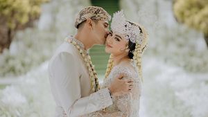 Kemesraan Ali Syakieb dan Margin Wieheerm Usai Nikah