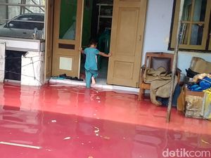 Ternyata Ini Penyebab Banjir Berwarna Merah di Pekalongan