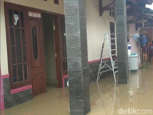 BPBD: Ribuan Rumah di 72 Desa Kendal Terendam Banjir BPBD: Ribuan Rumah di 72 Desa Kendal Terendam Banjir